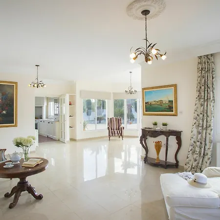 Georgia Villa *